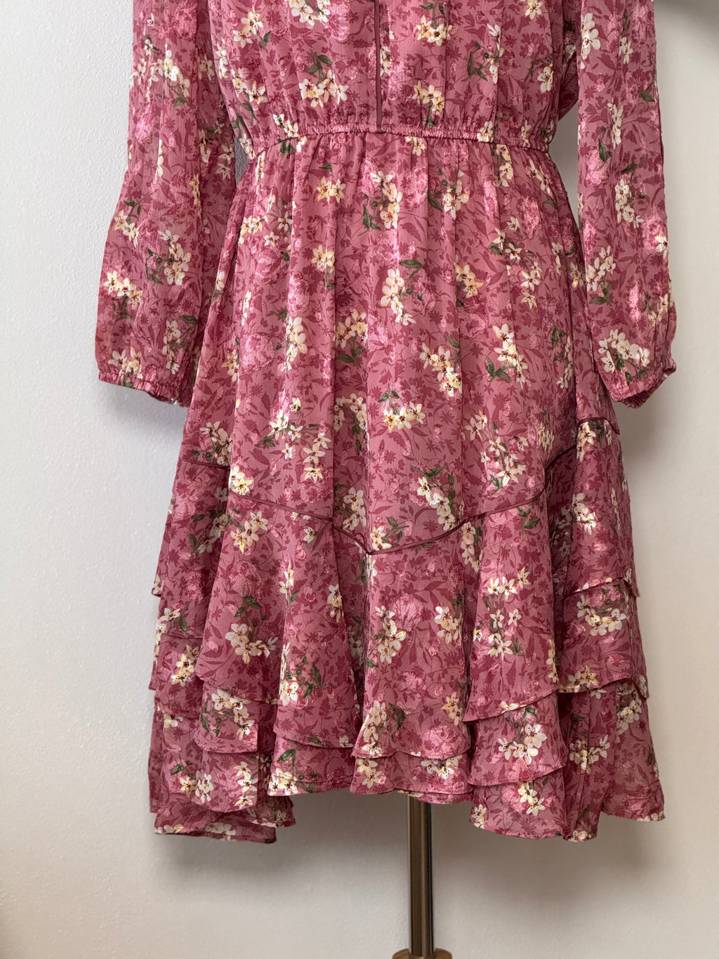 Blush Bloom Dress | Abito floreale con balze