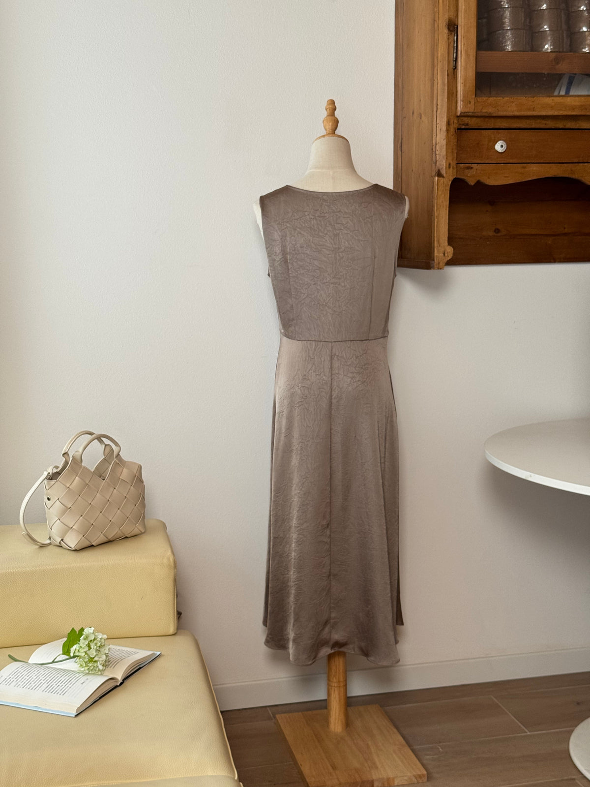 Grey Elegance Dress | Abito midi minimal stile Hepburn