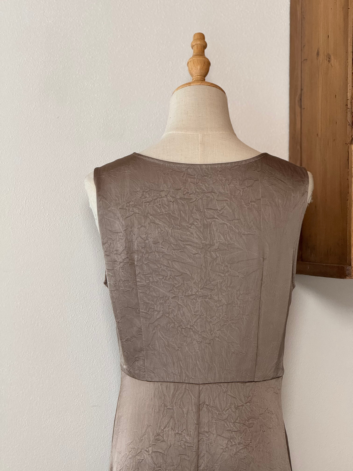 Grey Elegance Dress | Abito midi minimal stile Hepburn