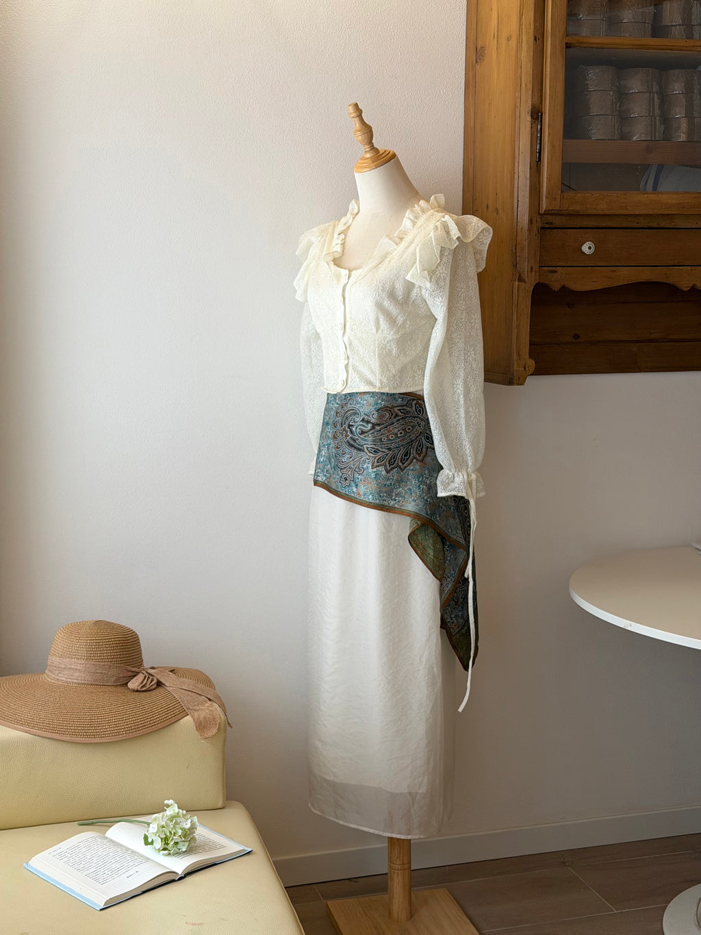 Ivory Grace Set | Camicia in pizzo e gonna in tulle
