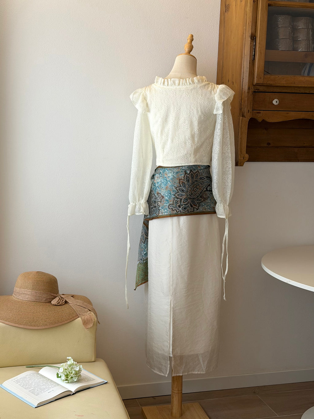 Ivory Grace Set | Camicia in pizzo e gonna in tulle