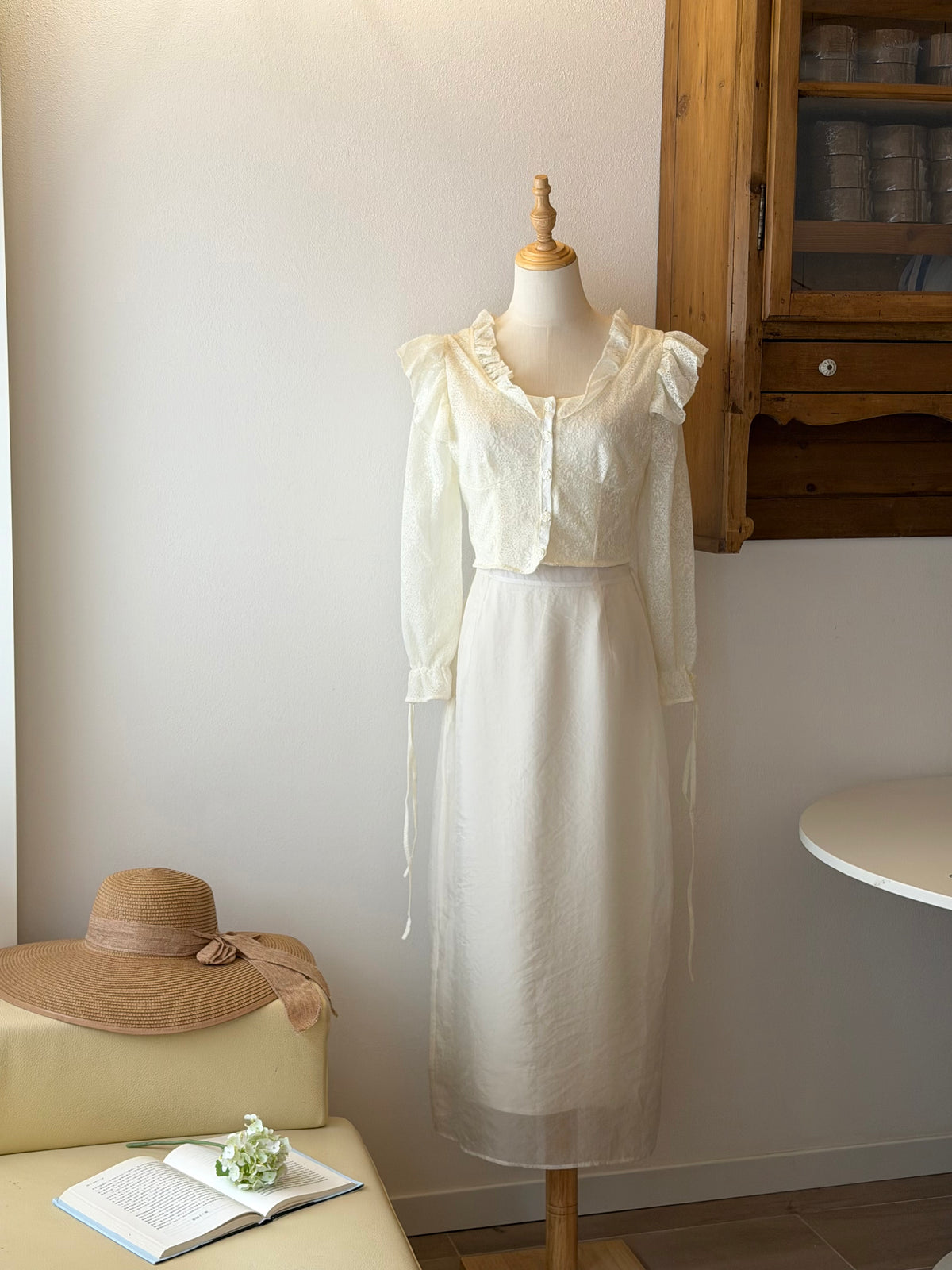 Ivory Grace Set | Camicia in pizzo e gonna in tulle