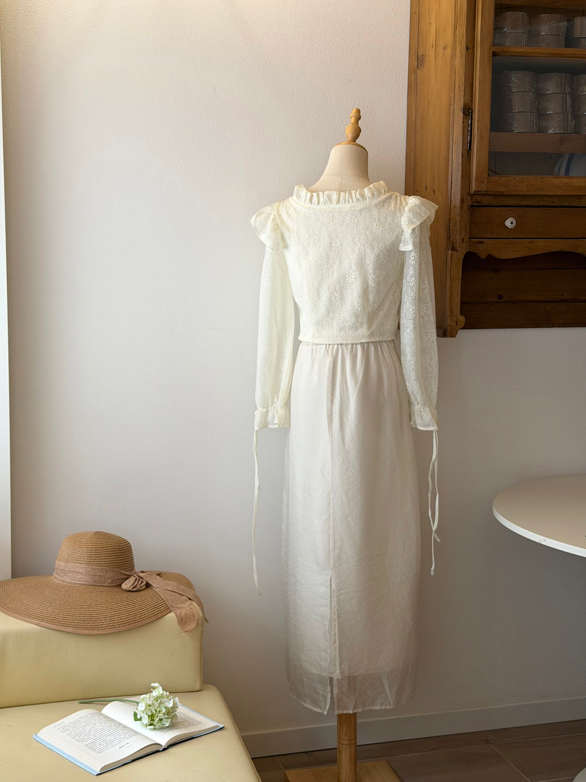 Ivory Grace Set | Camicia in pizzo e gonna in tulle