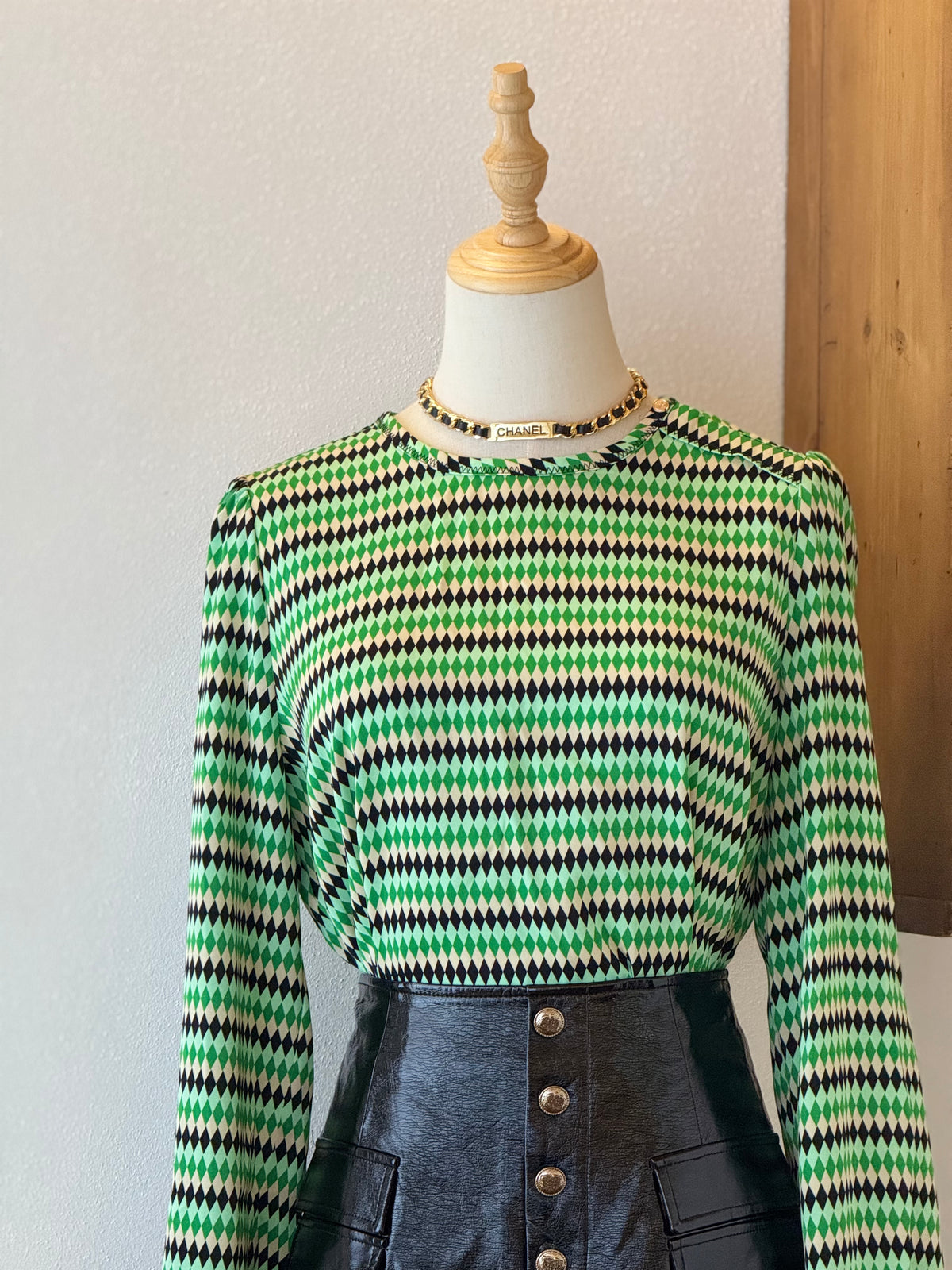 Green Check Set | Camicia chiffon e gonna A-line in ecopelle