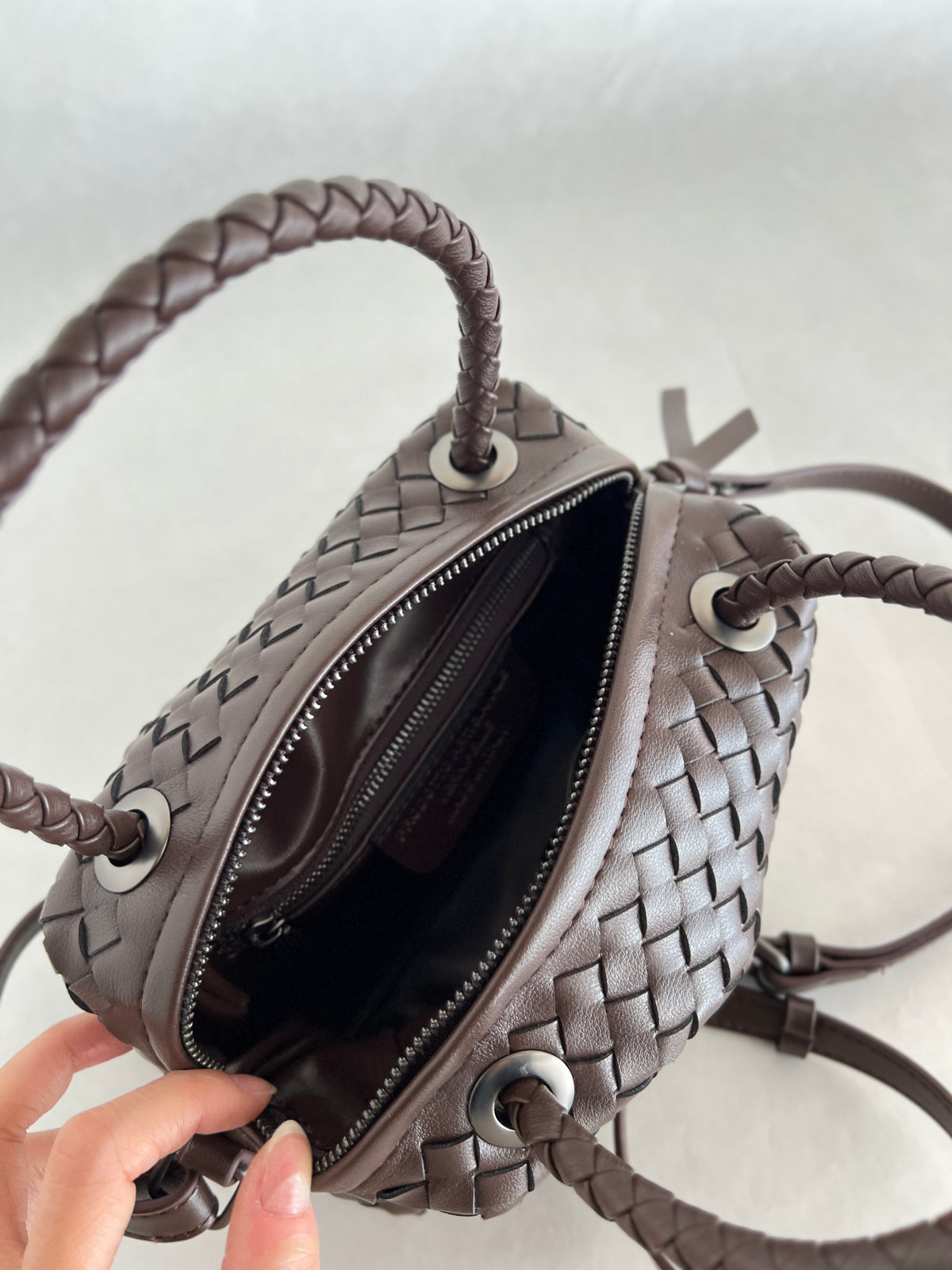 Borsa intrecciata in pelle di agnello