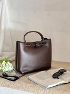 Borsa tote media in pelle intrecciata con dettagli a nodo