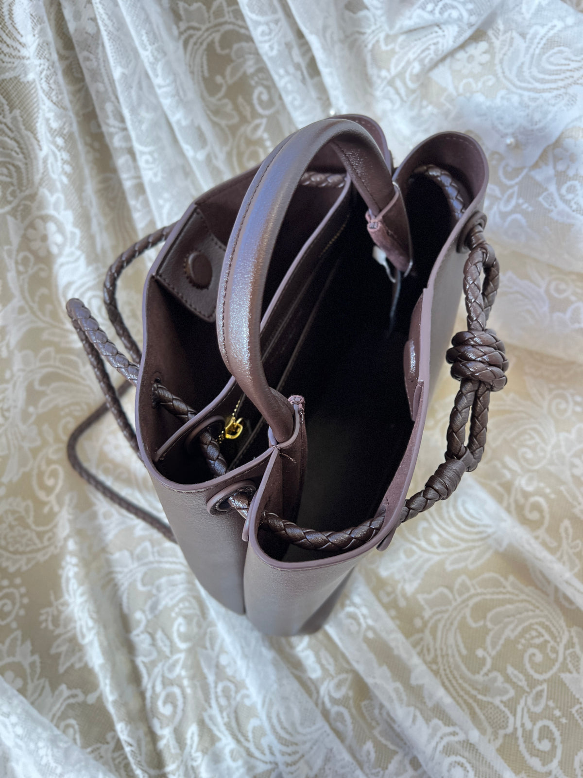 Borsa tote media in pelle intrecciata con dettagli a nodo