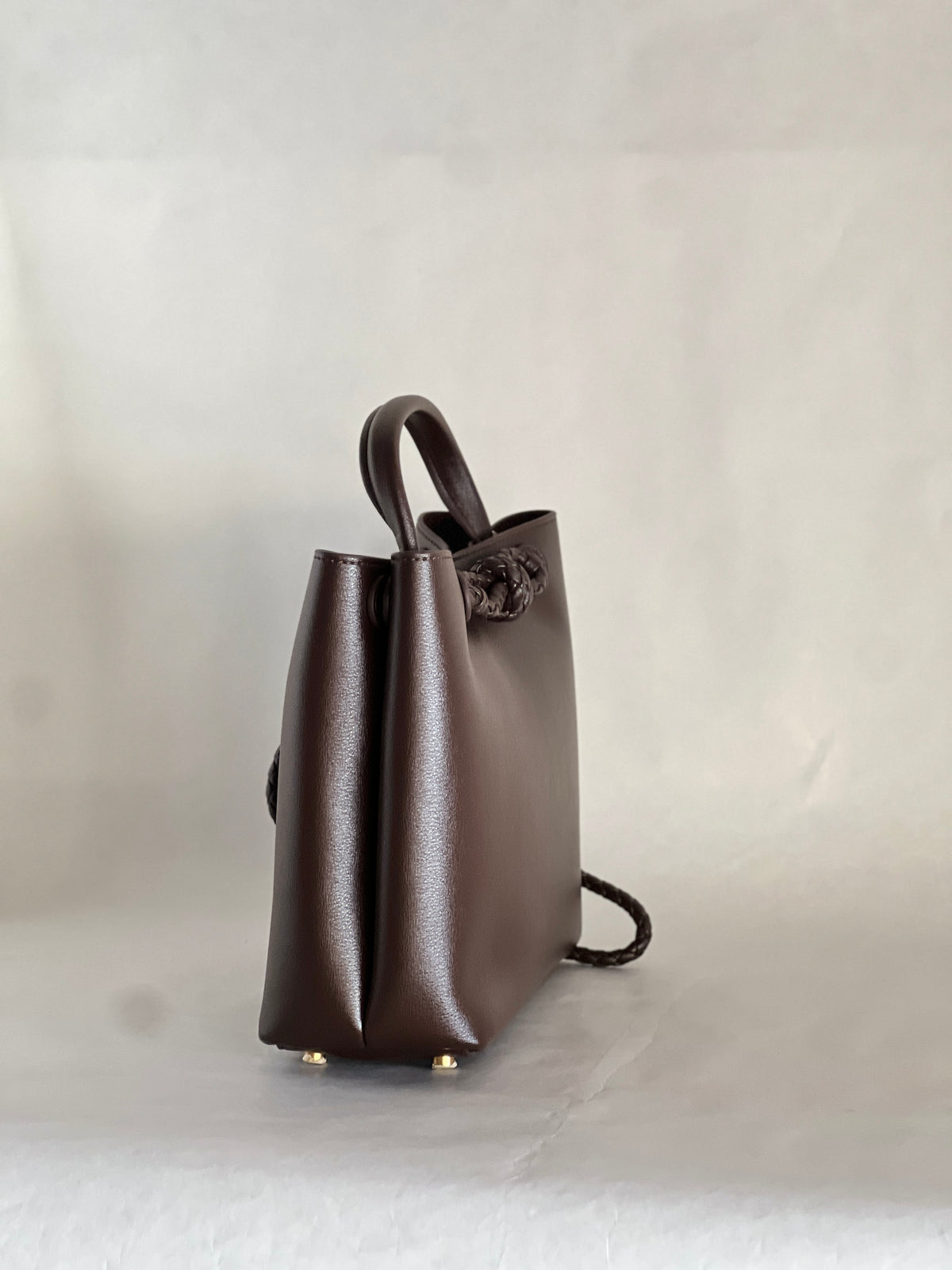 Borsa tote media in pelle intrecciata con dettagli a nodo