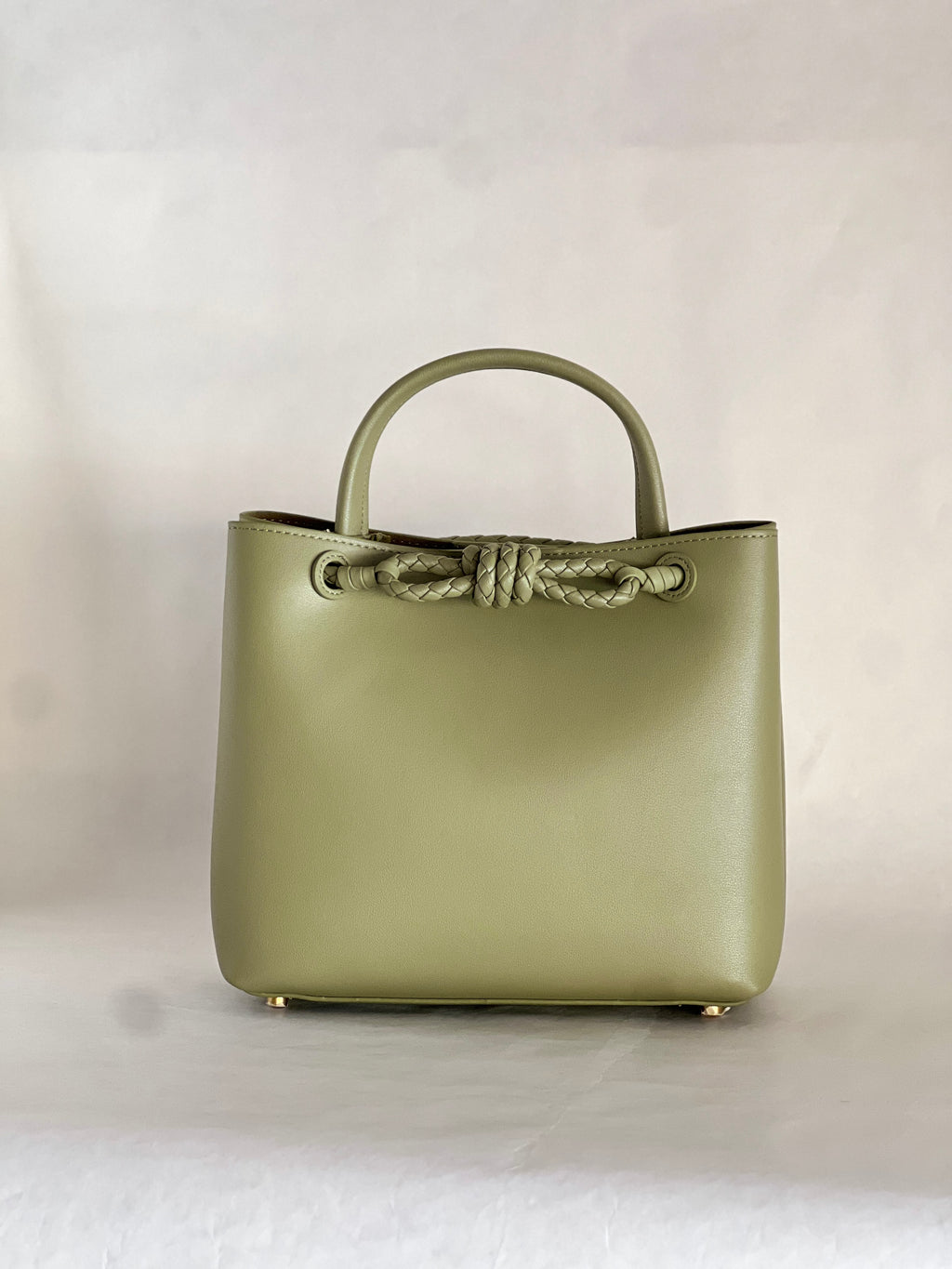 Borsa tote media in pelle intrecciata con dettagli a nodo