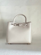 Borsa tote media in pelle intrecciata con dettagli a nodo