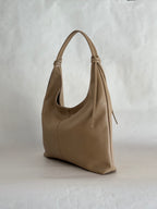 Borsa hobo grande in pelle color kaki con dettagli a doppio nodo