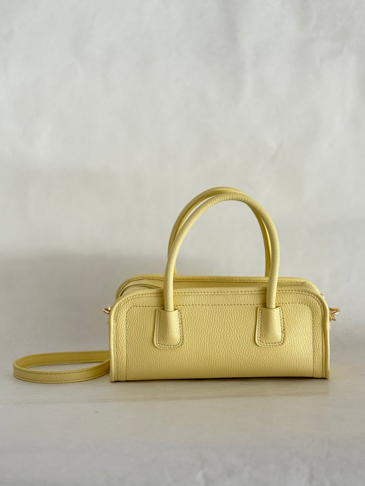 Borsa baguette in pelle color giallo pulcino