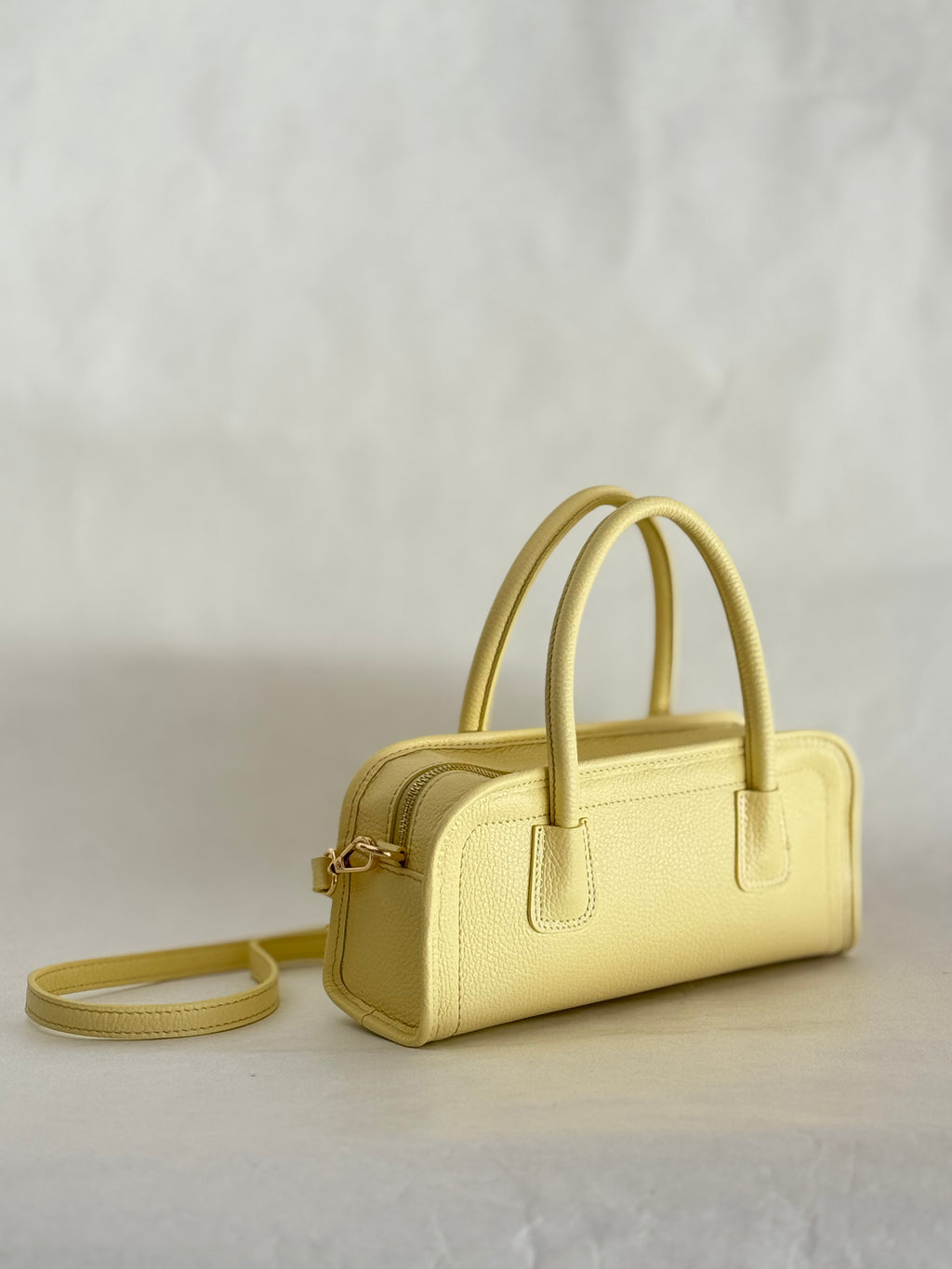 Borsa baguette in pelle color giallo pulcino