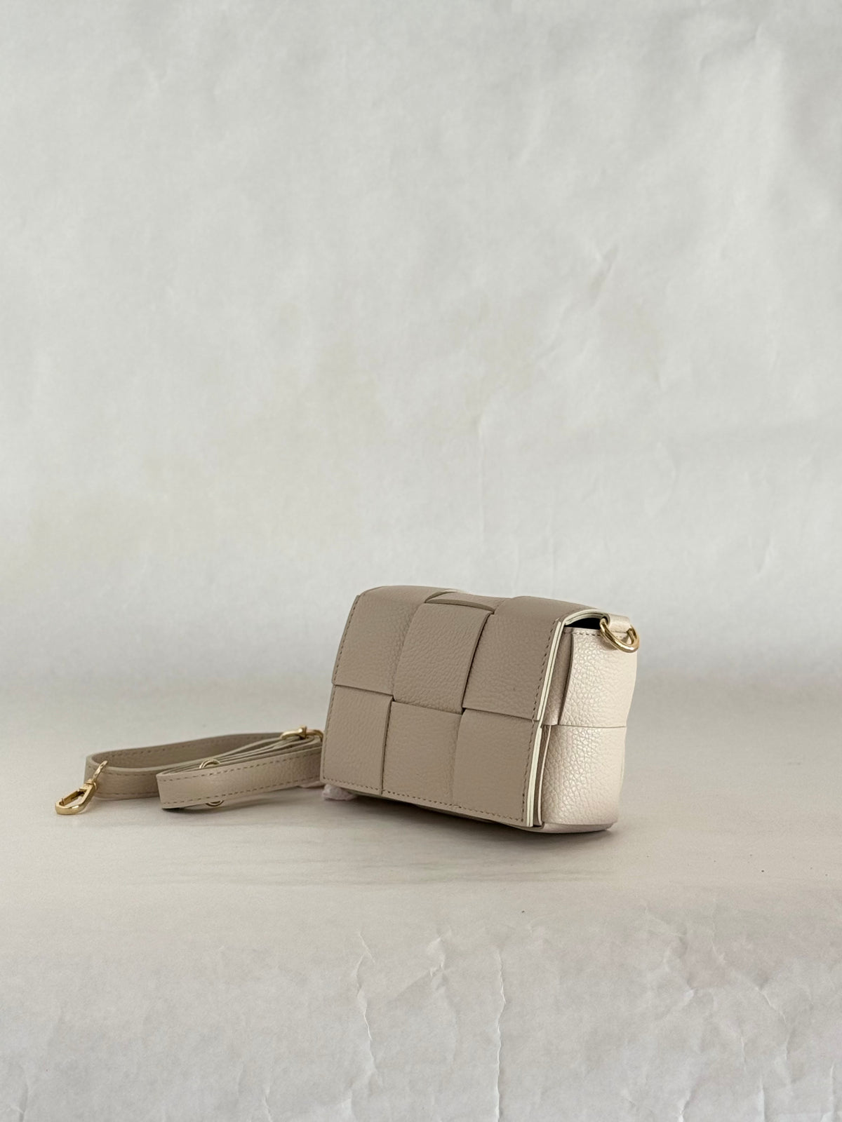 Mini borsa a tracolla in pelle intrecciata