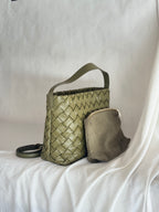 Borsa secchiello oversize in pelle di agnello – Nero