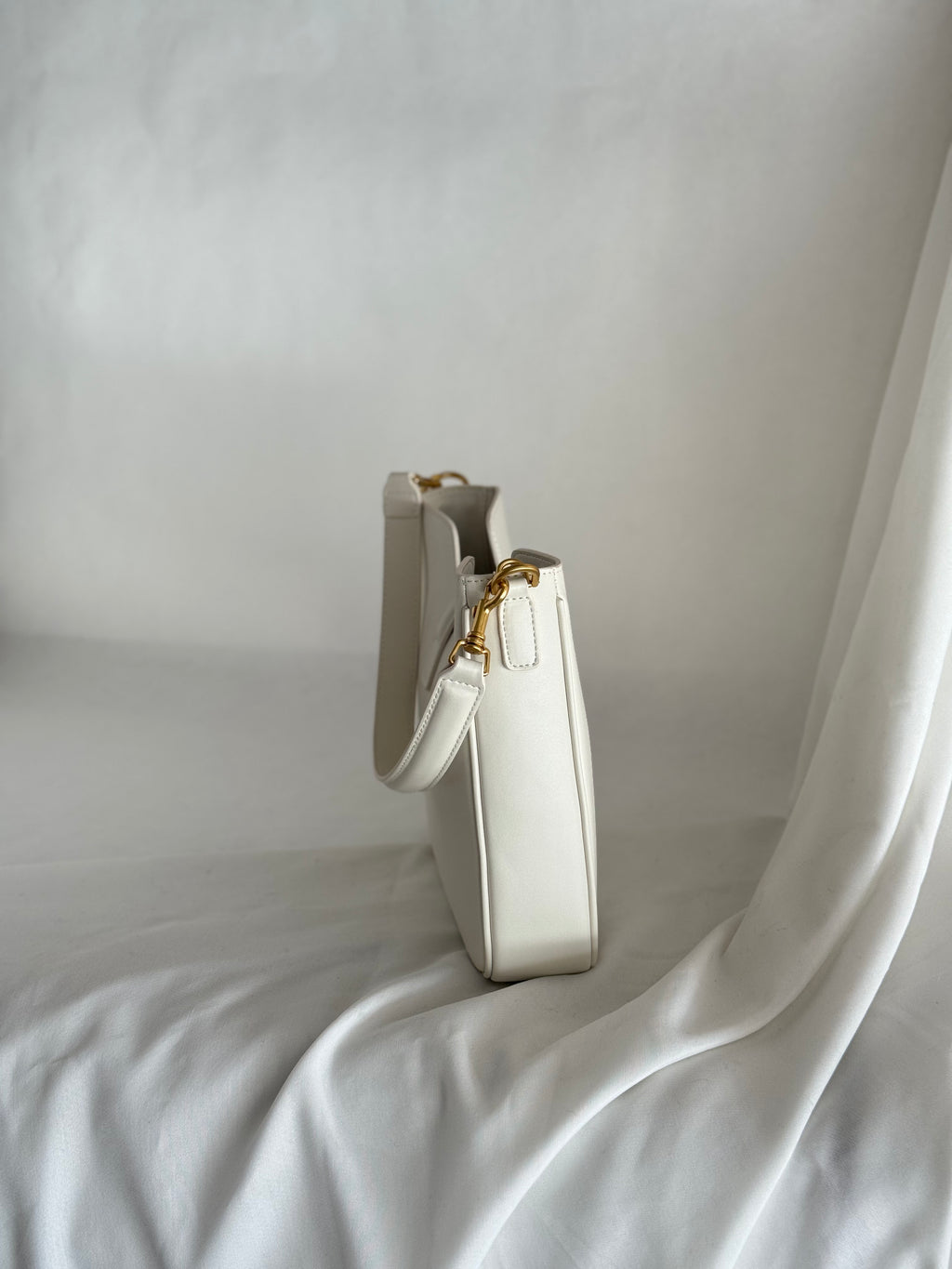 Ivory Structure Bag | Borsa a spalla in vera pelle con chiusura girevole