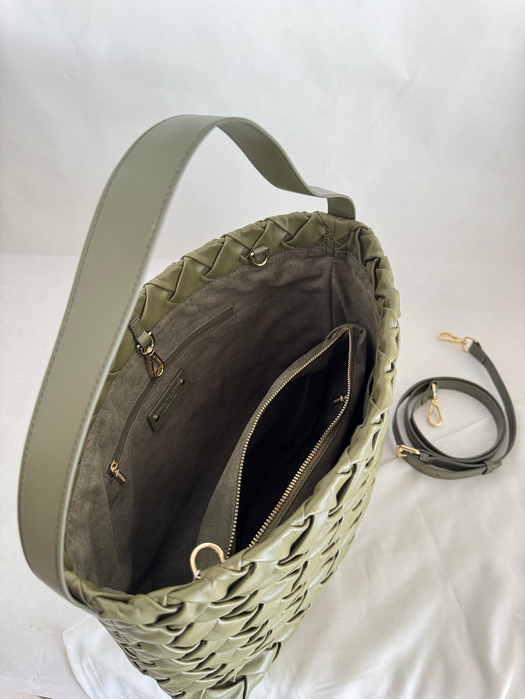 Borsa secchiello oversize in pelle di agnello – Nero