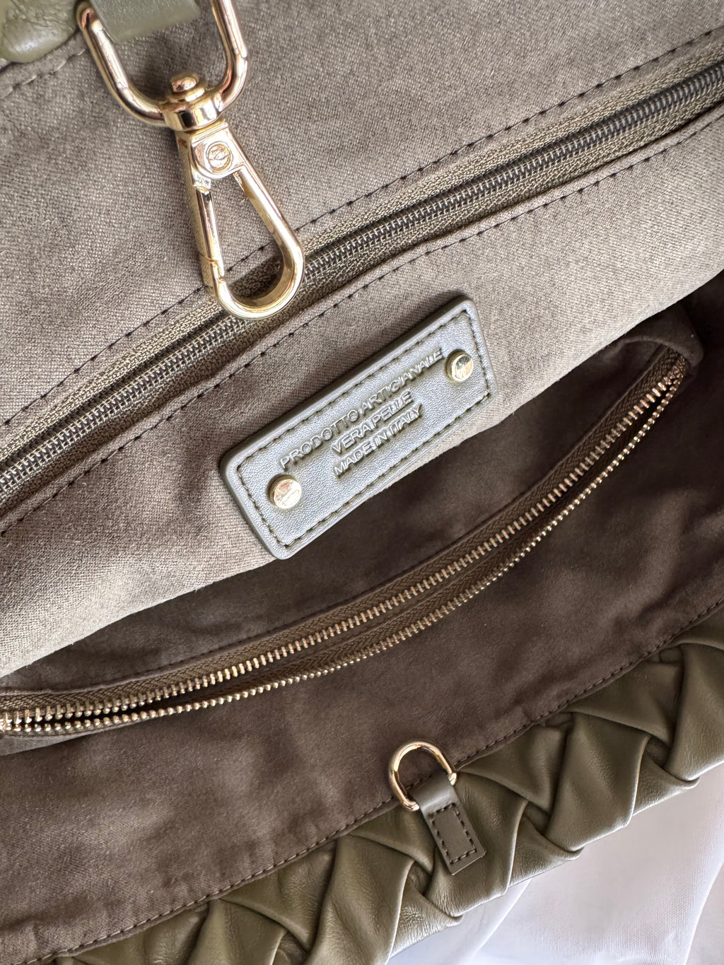Borsa secchiello oversize in pelle di agnello – Nero