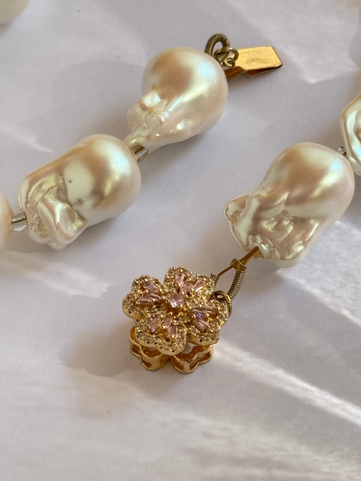 Baroque Pearl Necklace | Collana con perla barocca e dettaglio quadrifoglio
