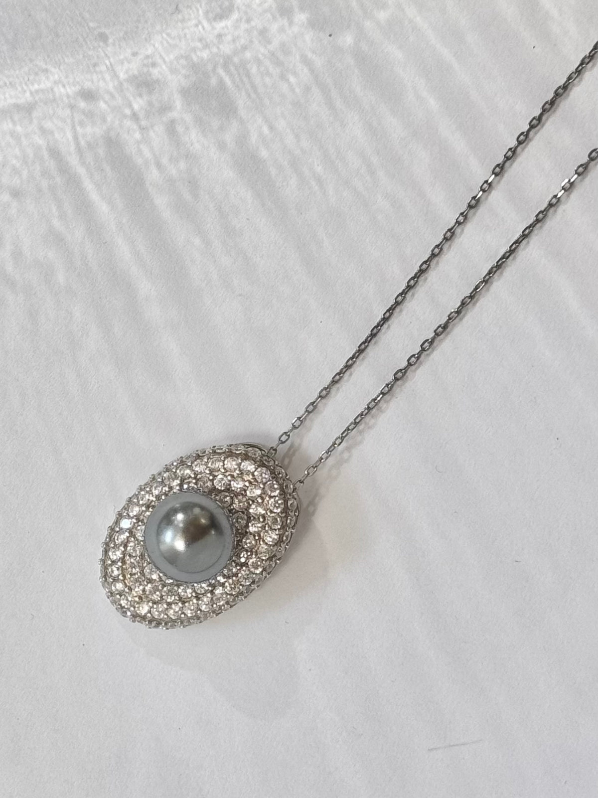 Grey Pearl Eye Necklace | Collana con perla grigia e design a occhio