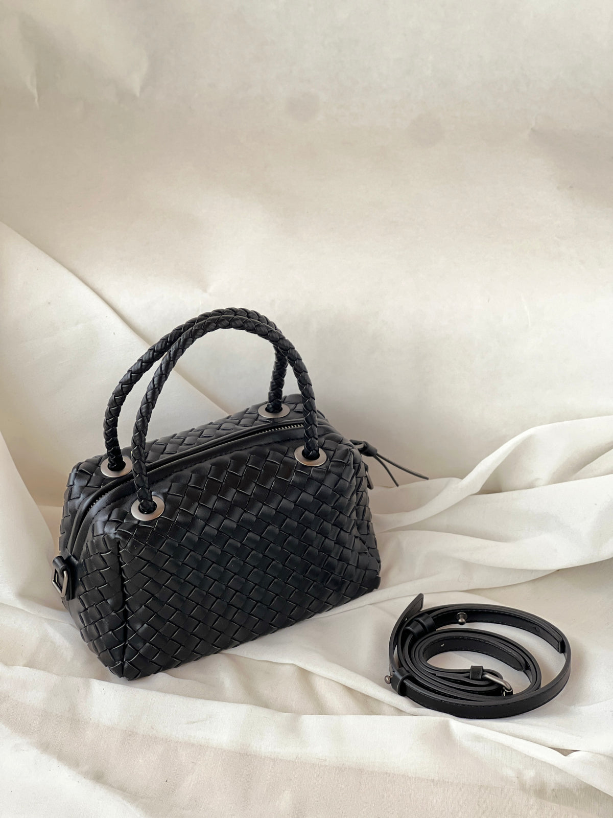 Borsa intrecciata in pelle di agnello