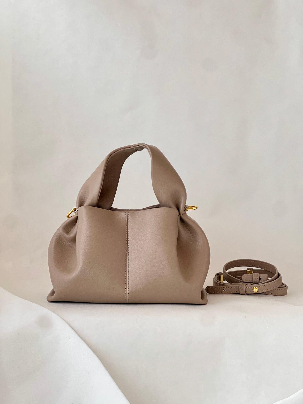 Borsa “Nuvola” in vera pelle – Design scultoreo