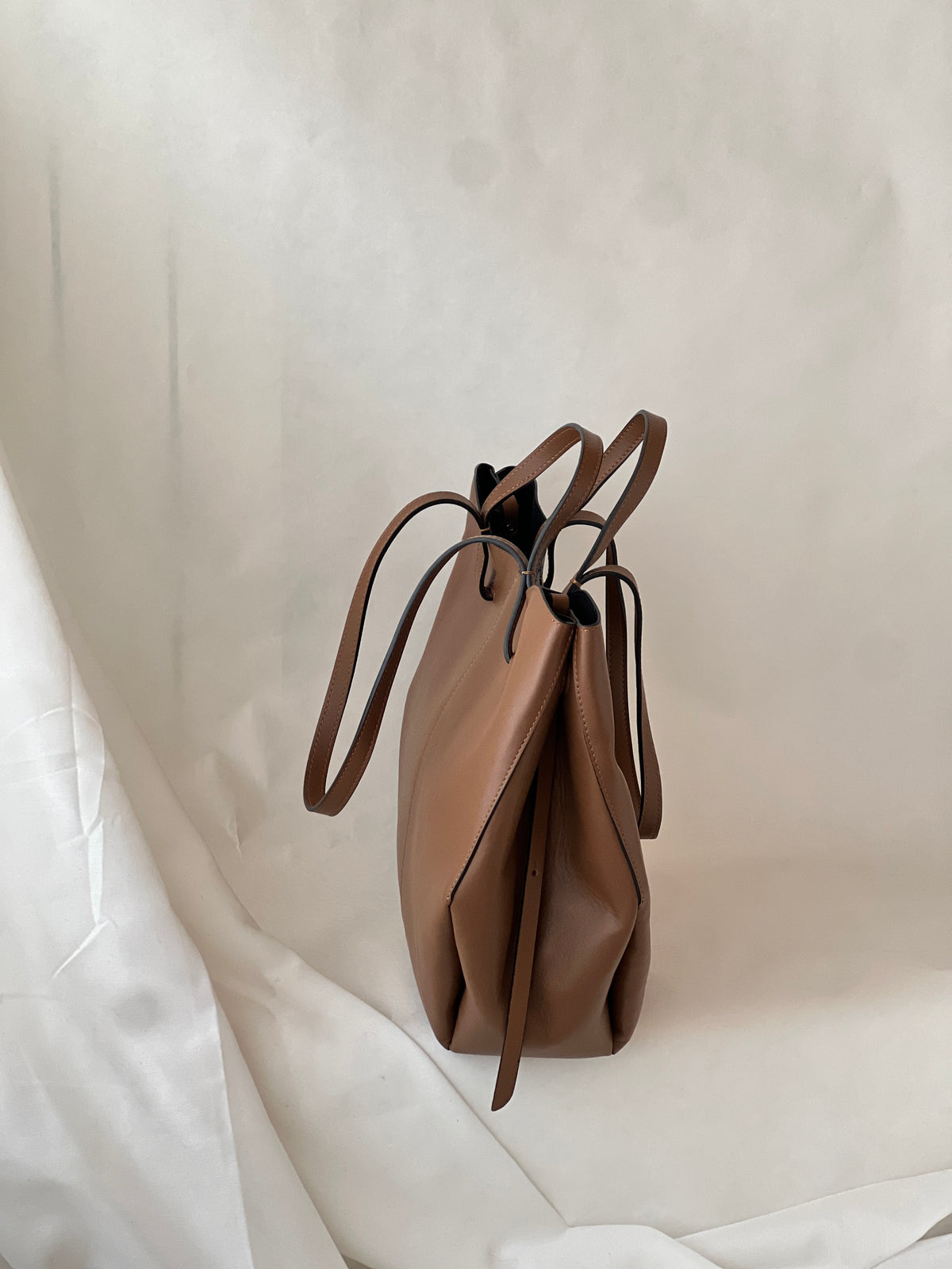Borsa hobo oversize in pelle di vitello – Caramello