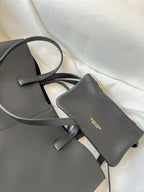 Borsa hobo oversize in pelle di vitello – Nero