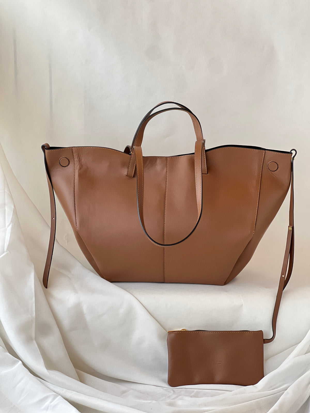 Borsa hobo oversize in pelle di vitello – Caramello