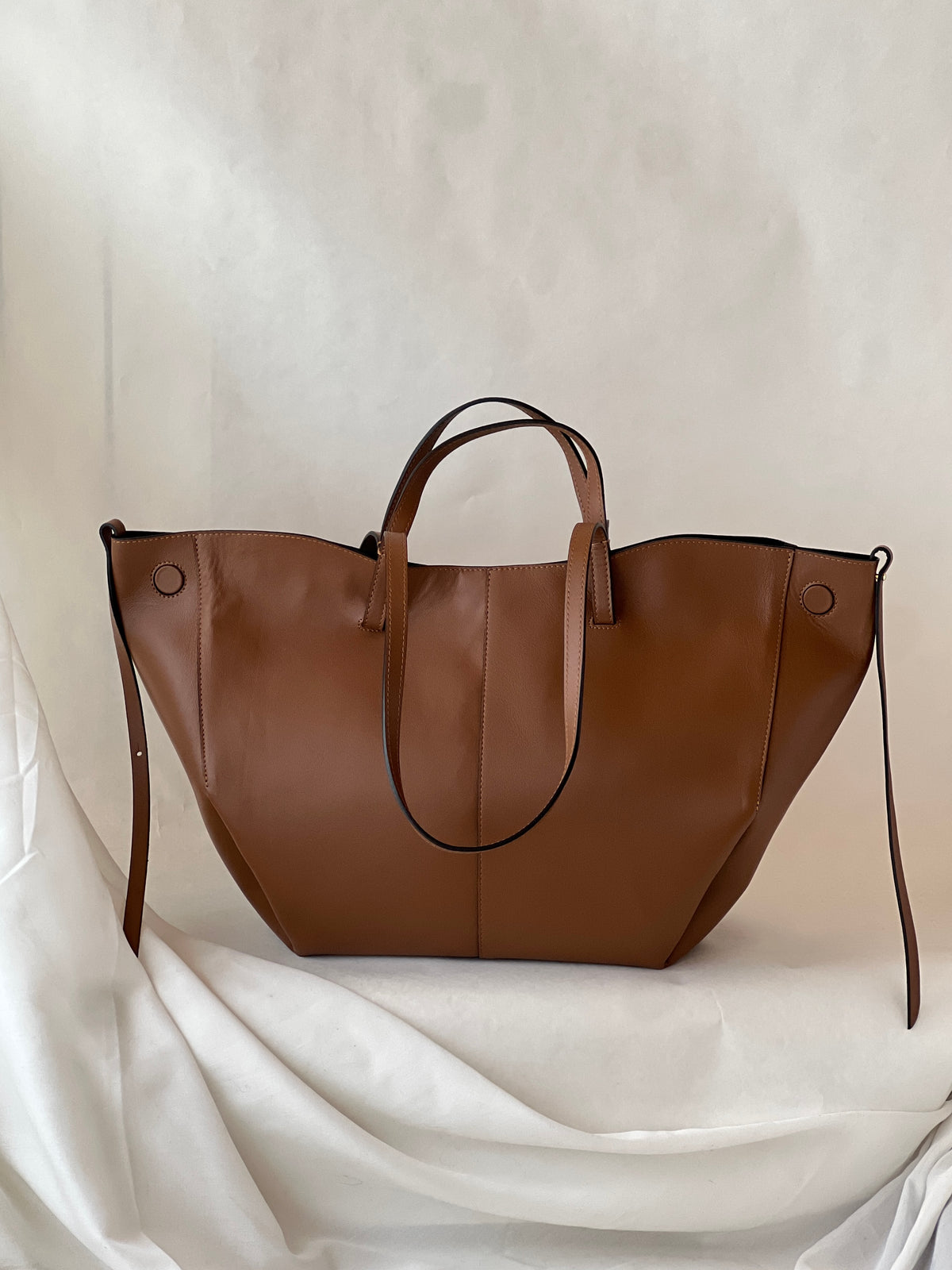 Borsa hobo oversize in pelle di vitello – Caramello