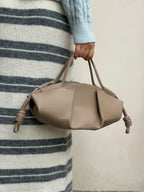 Borsa “Dumpling” in vera pelle – Beige latte