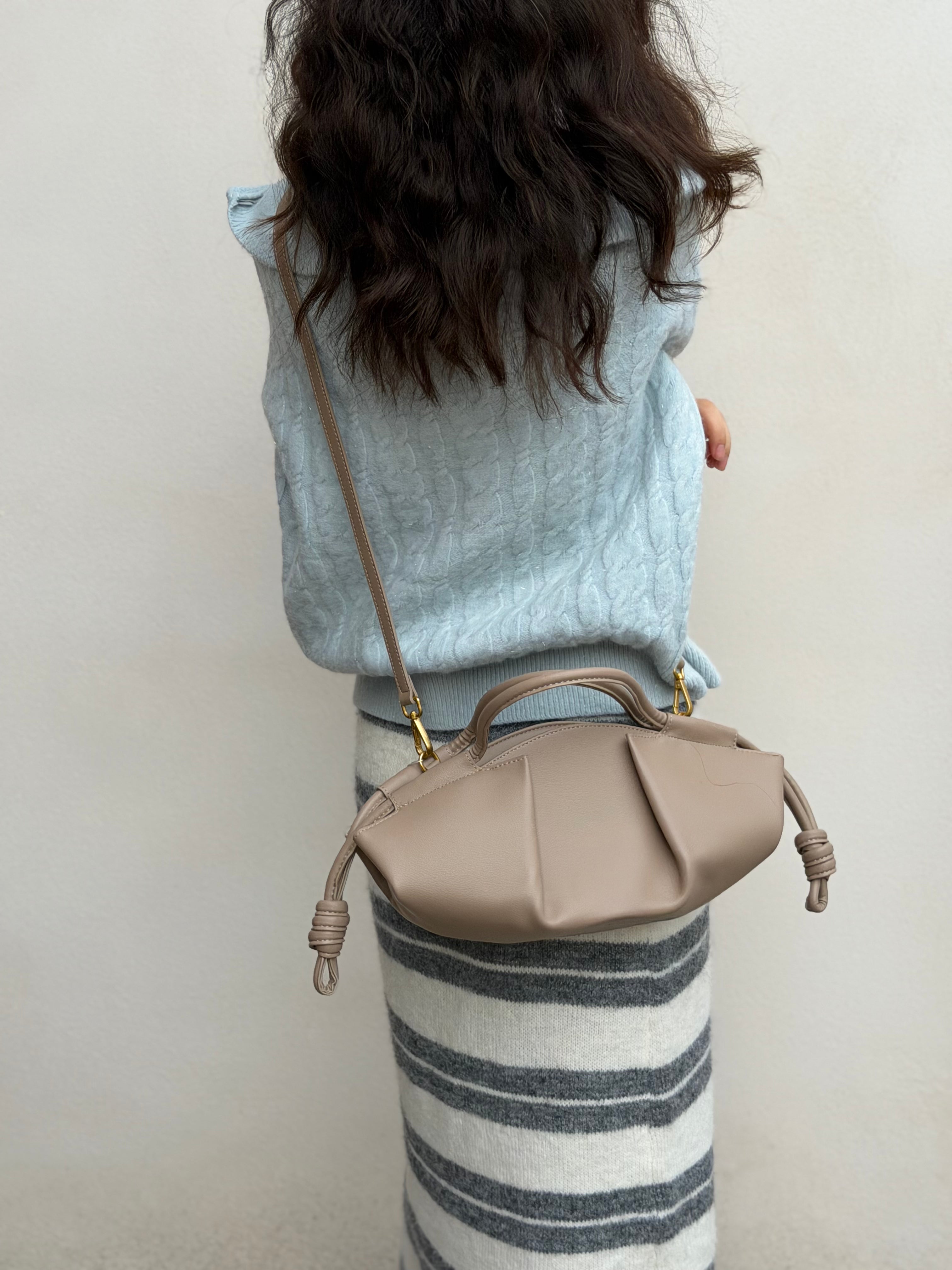 Borsa “Dumpling” in vera pelle – Beige latte